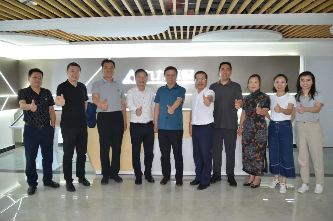 寧夏自治區(qū)工商聯(lián)主席何曉勇一行來(lái)到九九環(huán)?？疾熘笇?dǎo)