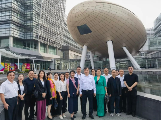 湖南省政協(xié)副主席、省工商聯(lián)主席張健率省赴港經(jīng)貿(mào)團(tuán)組參加2023年香港國(guó)際茶葉及美食博覽會(huì)